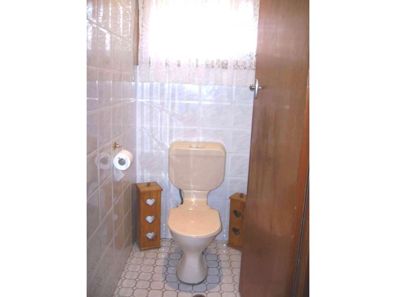 6 Thorne Avenue, Pendle Hill NSW 2145