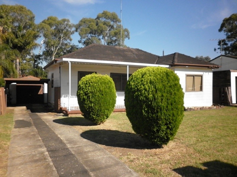 33 Warman Street, Pendle Hill NSW 2145