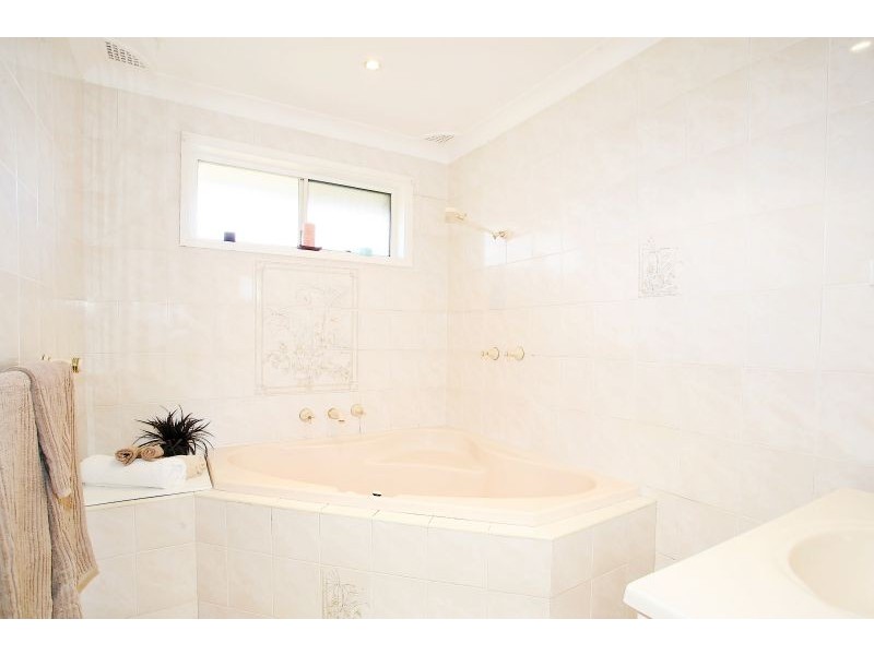 53 Lyle Street, Girraween NSW 2145