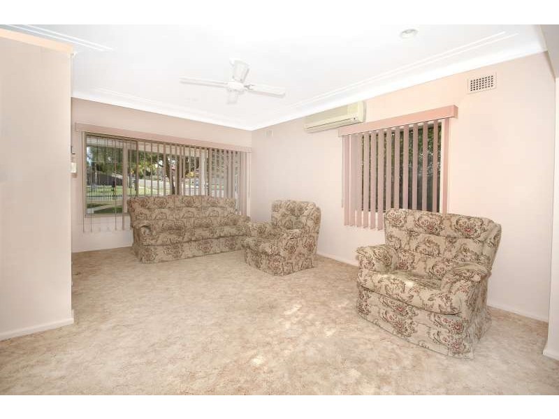 2 Bombala Street, Pendle Hill NSW 2145