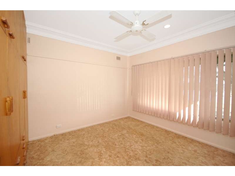 2 Bombala Street, Pendle Hill NSW 2145