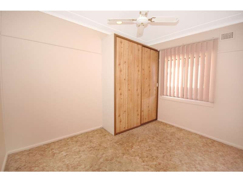 2 Bombala Street, Pendle Hill NSW 2145