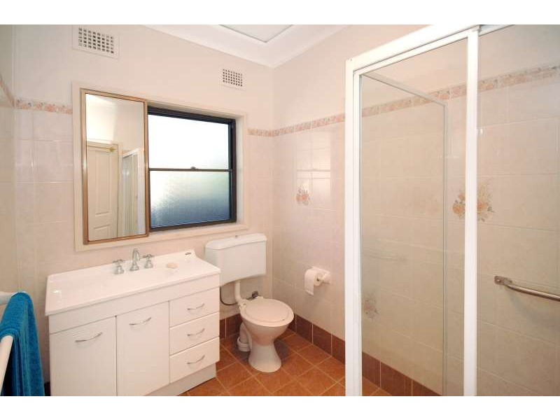 2 Bombala Street, Pendle Hill NSW 2145