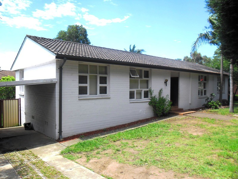 8 Emma Crescent, Constitution Hill NSW 2145