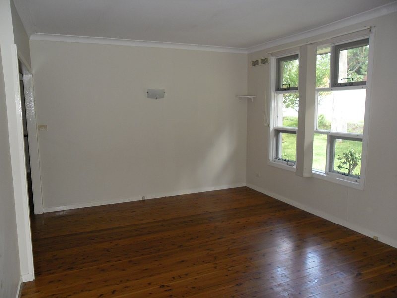 8 Emma Crescent, Constitution Hill NSW 2145