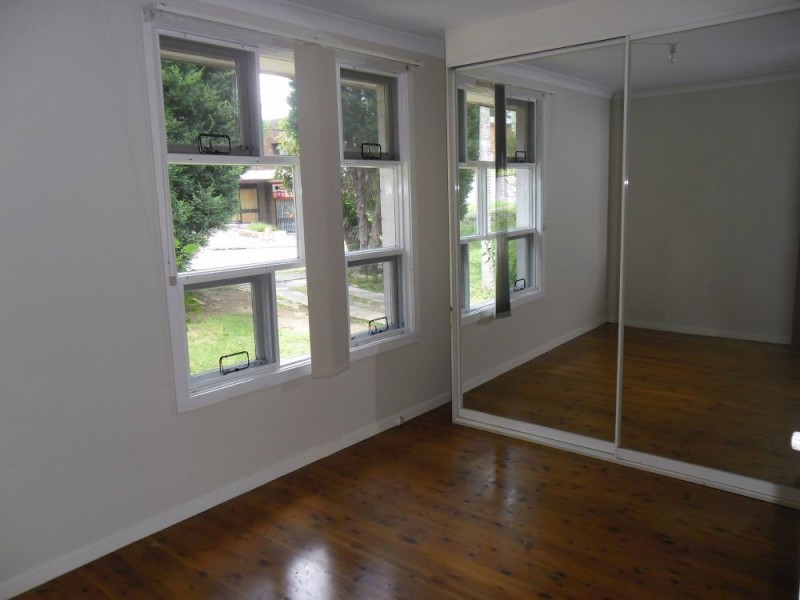 8 Emma Crescent, Constitution Hill NSW 2145