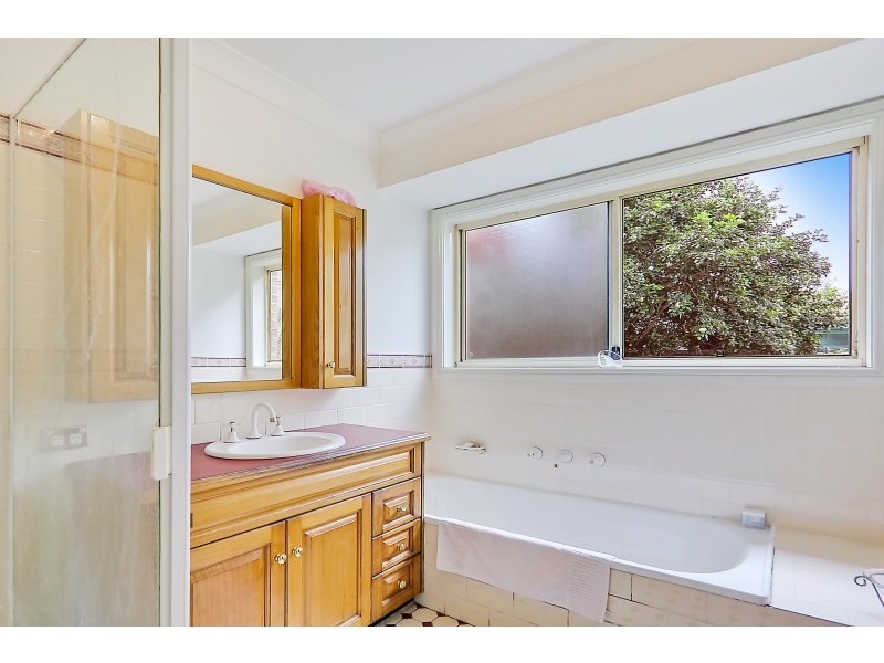 2/88 Ballandella Road, Toongabbie NSW 2146