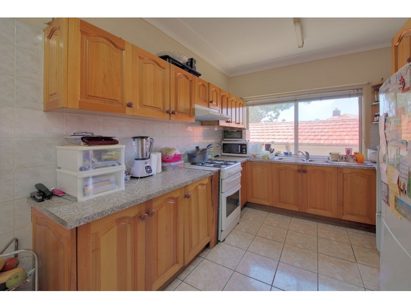 27 Boyne Avenue, Pendle Hill NSW 2145
