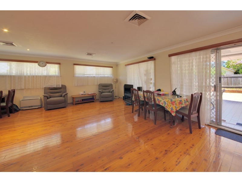 27 Boyne Avenue, Pendle Hill NSW 2145