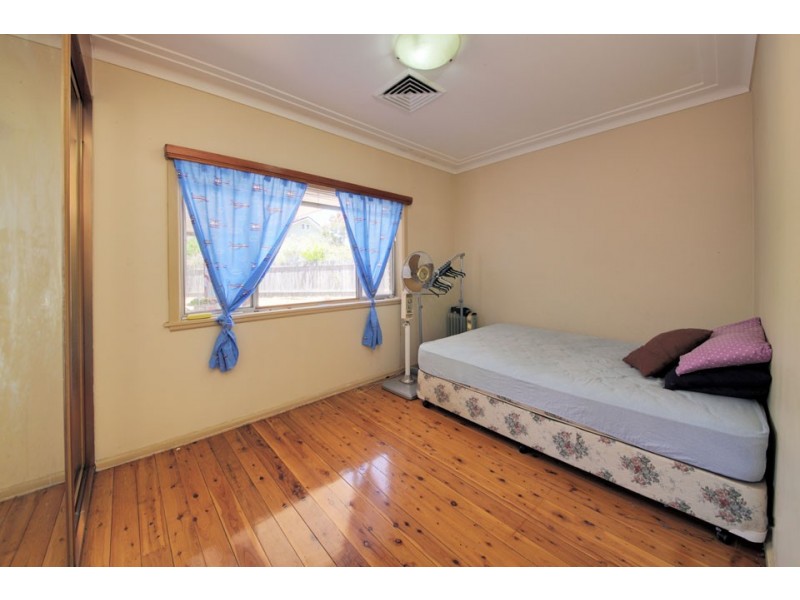 27 Boyne Avenue, Pendle Hill NSW 2145