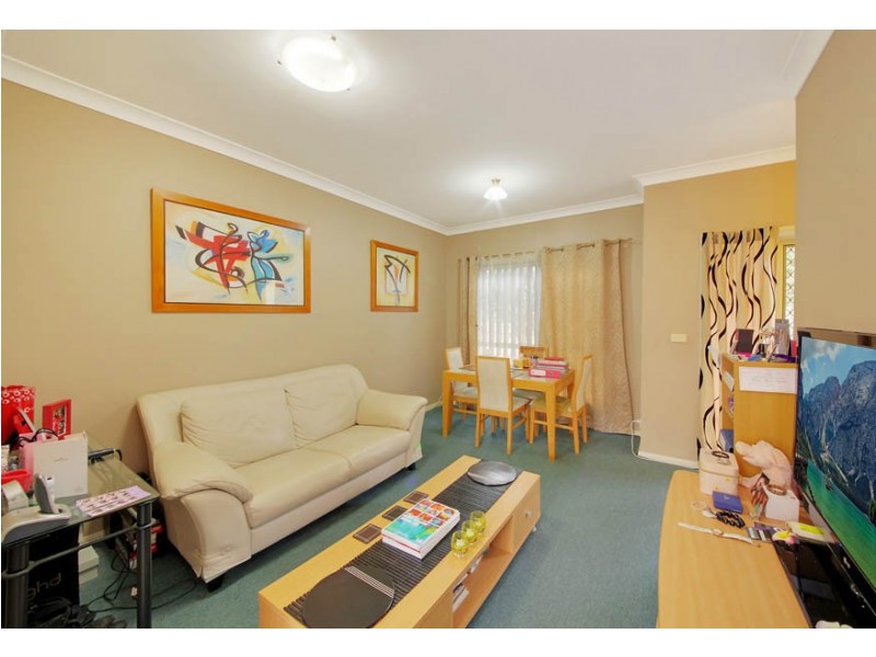 2/90 Gilba Road, Girraween NSW 2145