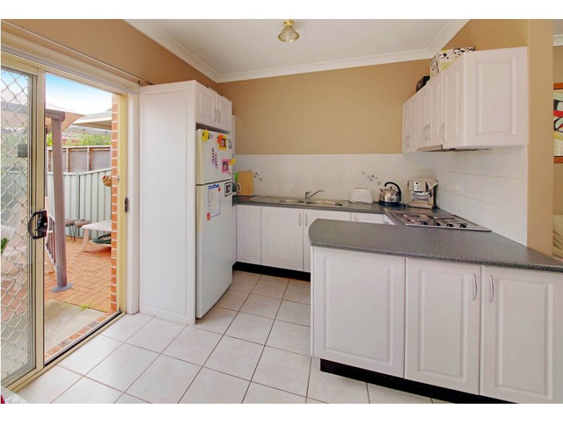 2/90 Gilba Road, Girraween NSW 2145