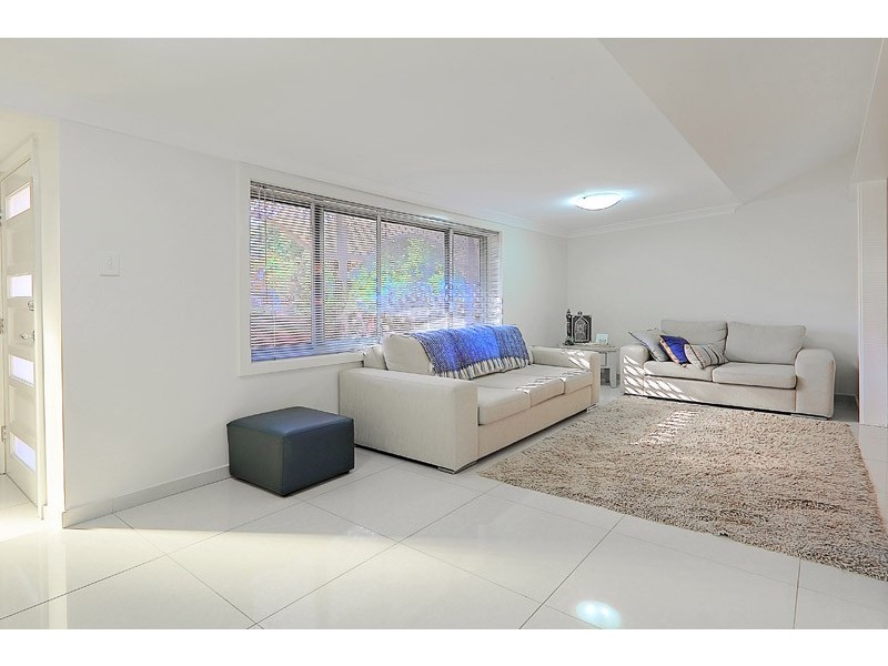 34 Arnett Street, Pendle Hill NSW 2145