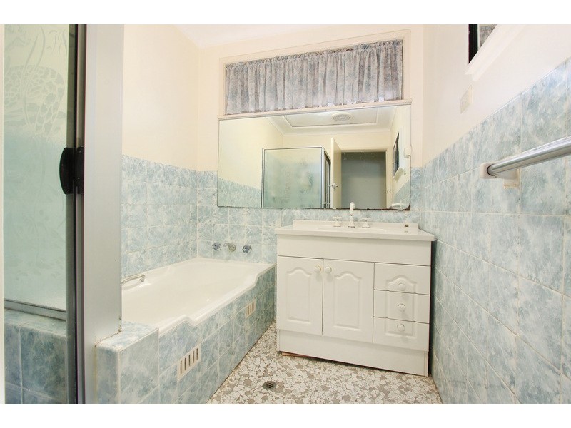 5 Boyne Avenue, Pendle Hill NSW 2145