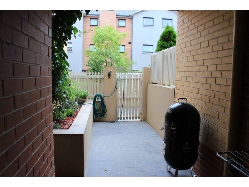 3/20-22 Reid Avenue, Westmead NSW 2145