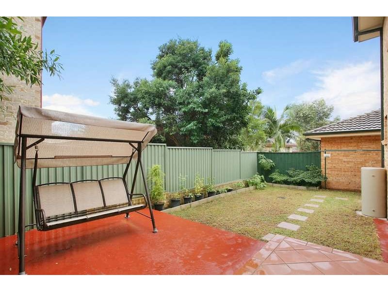 2/165 Targo Road, Girraween NSW 2145