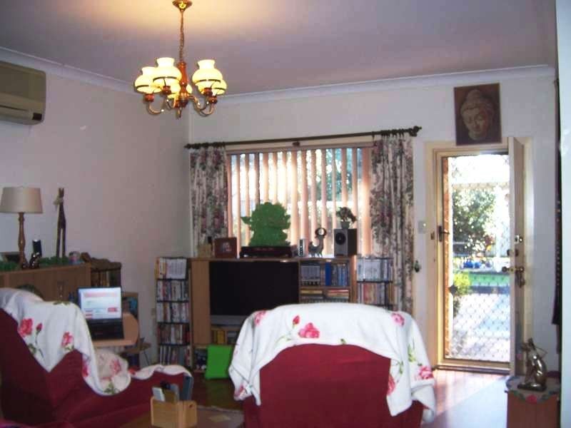 9/39 Woodlawn Drive, Toongabbie NSW 2146