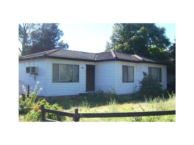 62 Fitzwilliam Road, Toongabbie NSW 2146