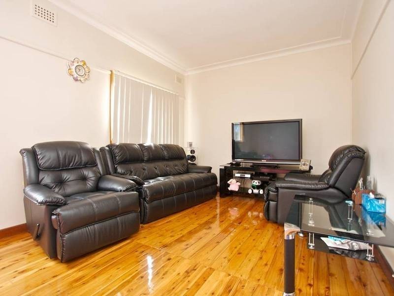 9 Graham Avenue, Wentworthville NSW 2145