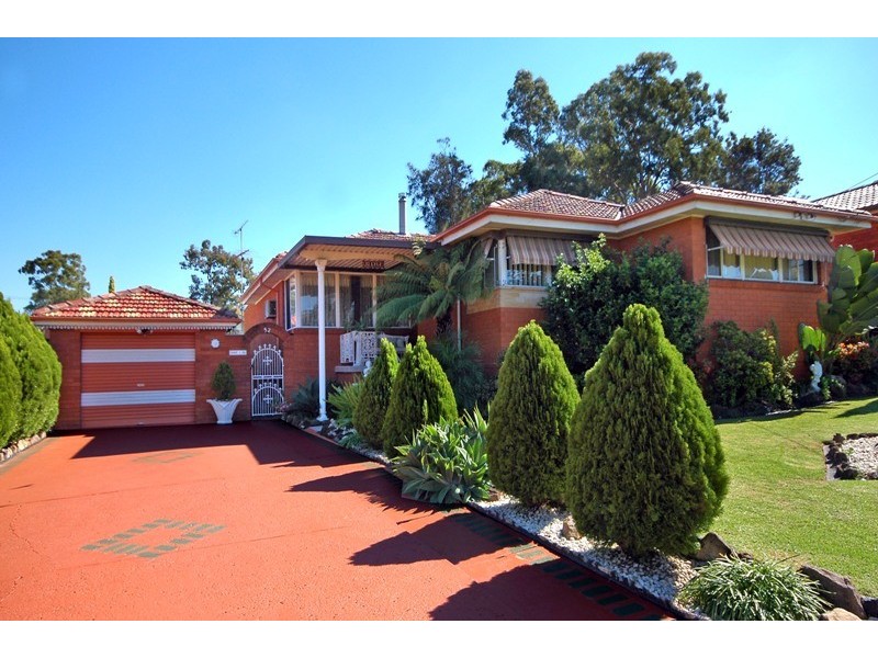 52 Lyle Street, Girraween NSW 2145