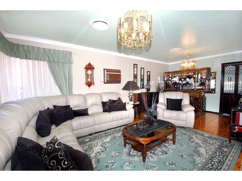 52 Lyle Street, Girraween NSW 2145