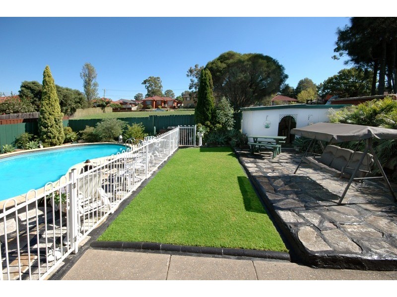 52 Lyle Street, Girraween NSW 2145