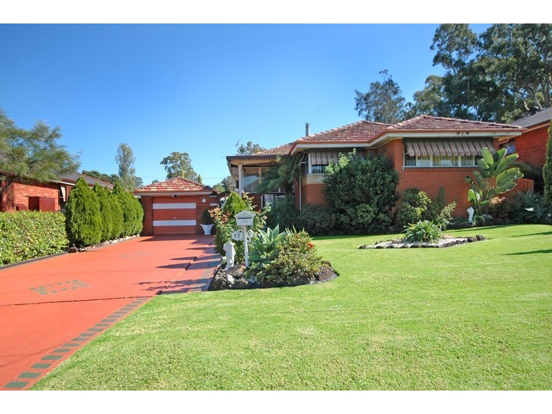 52 Lyle Street, Girraween NSW 2145