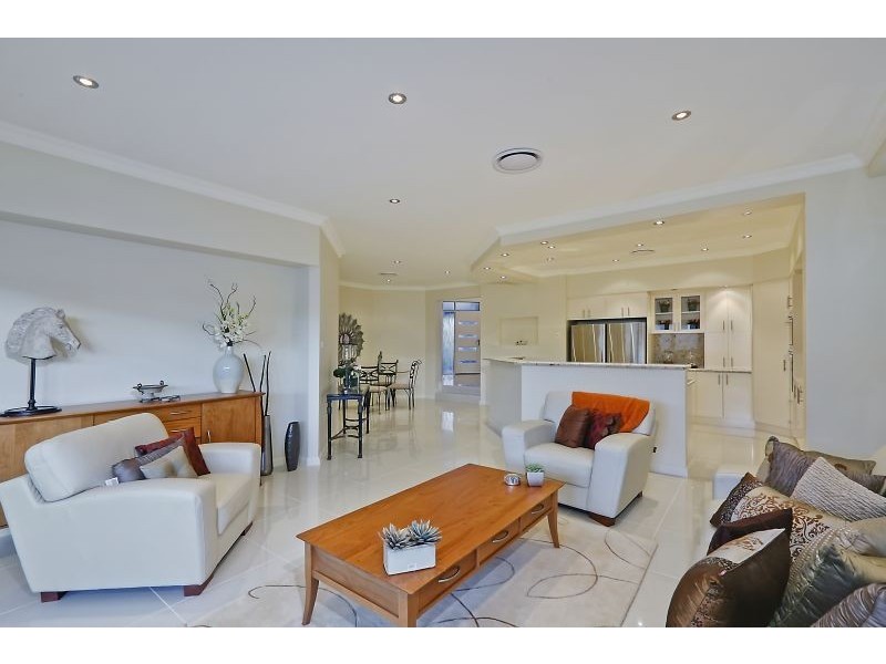 128 Gooraway Drive, Castle Hill NSW 2154