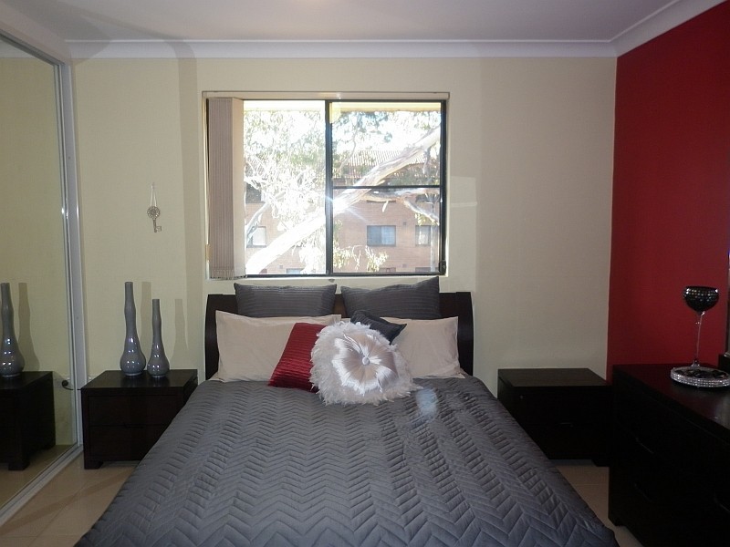 6/57 Newman Street, Merrylands NSW 2160