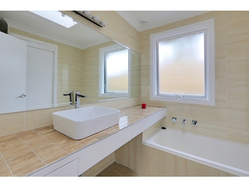 7 Hollis Street, Constitution Hill NSW 2145