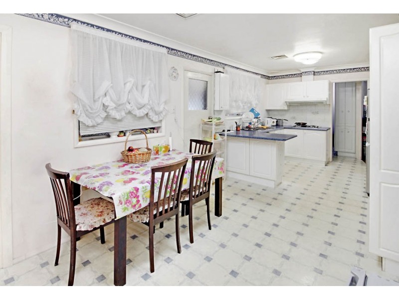 30 Bringelly Avenue, Pendle Hill NSW 2145