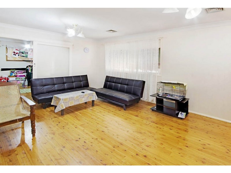 30 Bringelly Avenue, Pendle Hill NSW 2145