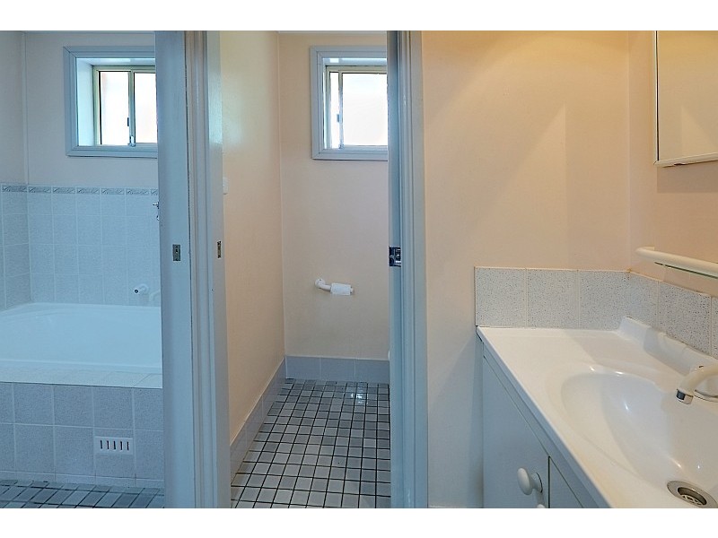 2/99A Darcy Road, Wentworthville NSW 2145