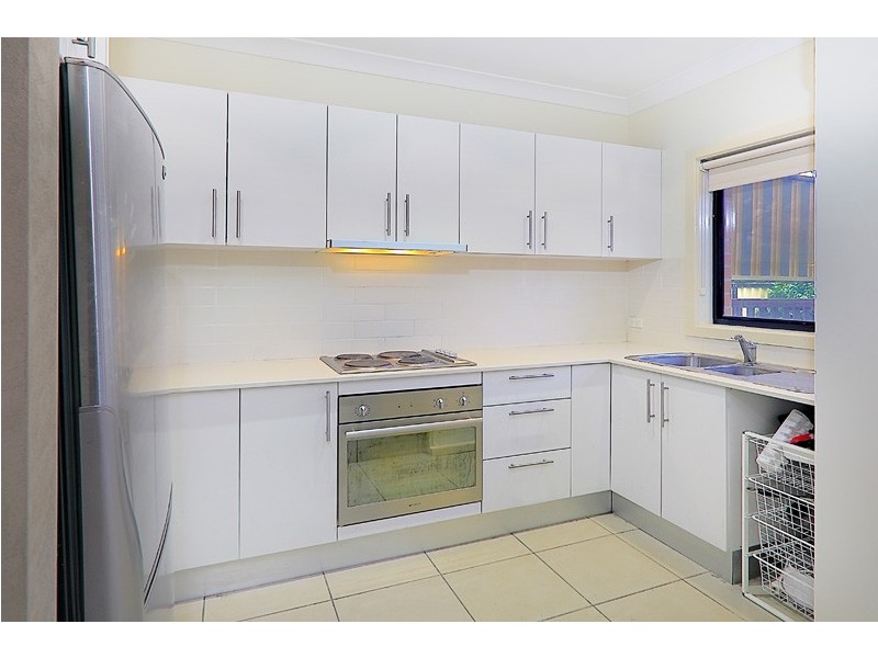 2/36 Carinya Road, Girraween NSW 2145