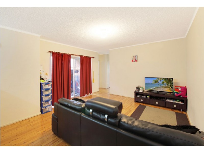 2/100 Stapleton Street, Pendle Hill NSW 2145