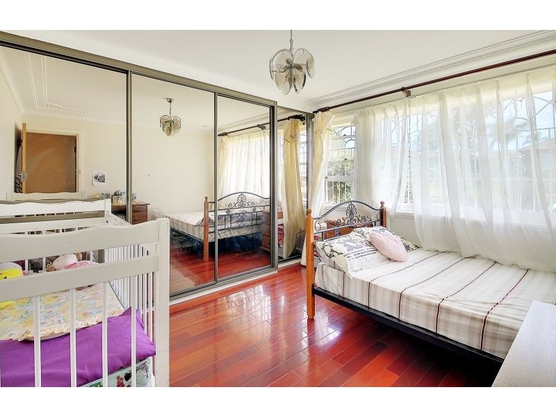 18 Lyle Street, Girraween NSW 2145