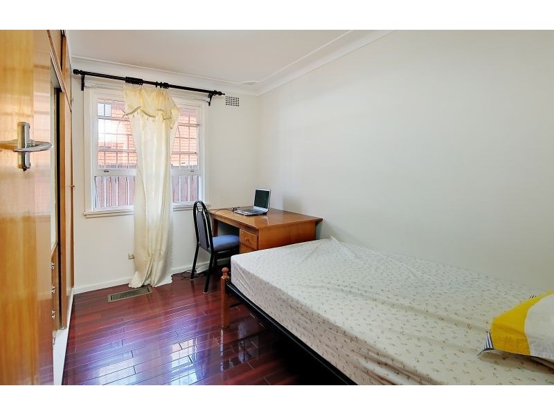 18 Lyle Street, Girraween NSW 2145