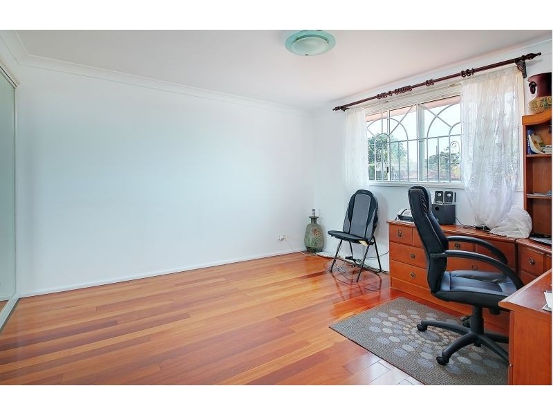 18 Lyle Street, Girraween NSW 2145