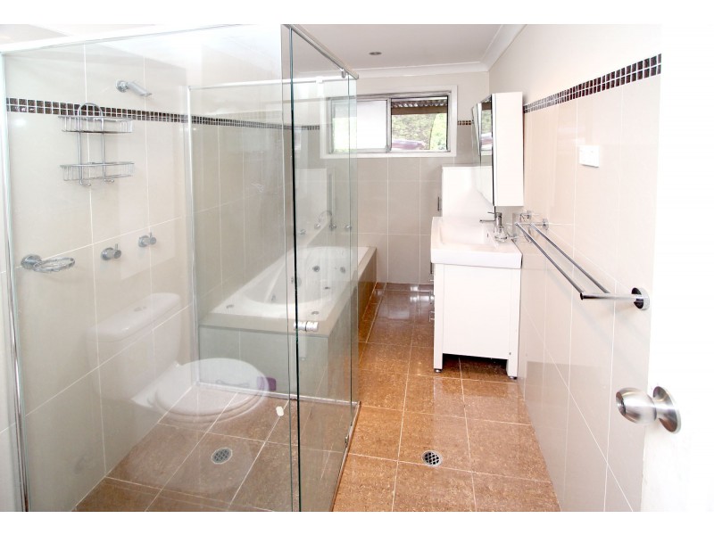 18 Collins Street, Pendle Hill NSW 2145