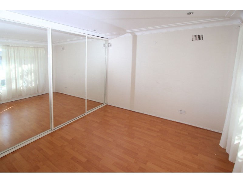 18 Collins Street, Pendle Hill NSW 2145