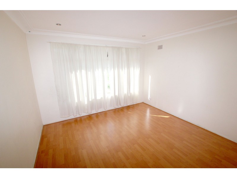 18 Collins Street, Pendle Hill NSW 2145