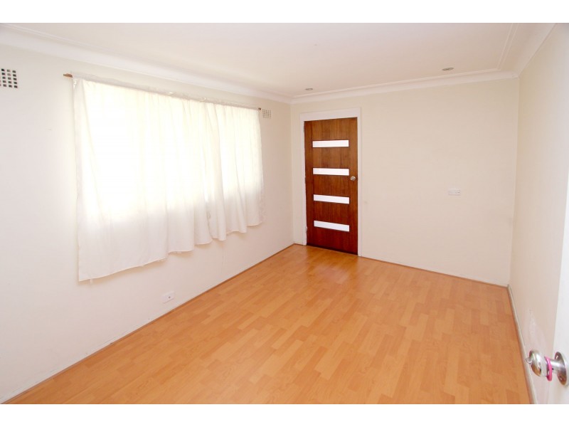 18 Collins Street, Pendle Hill NSW 2145