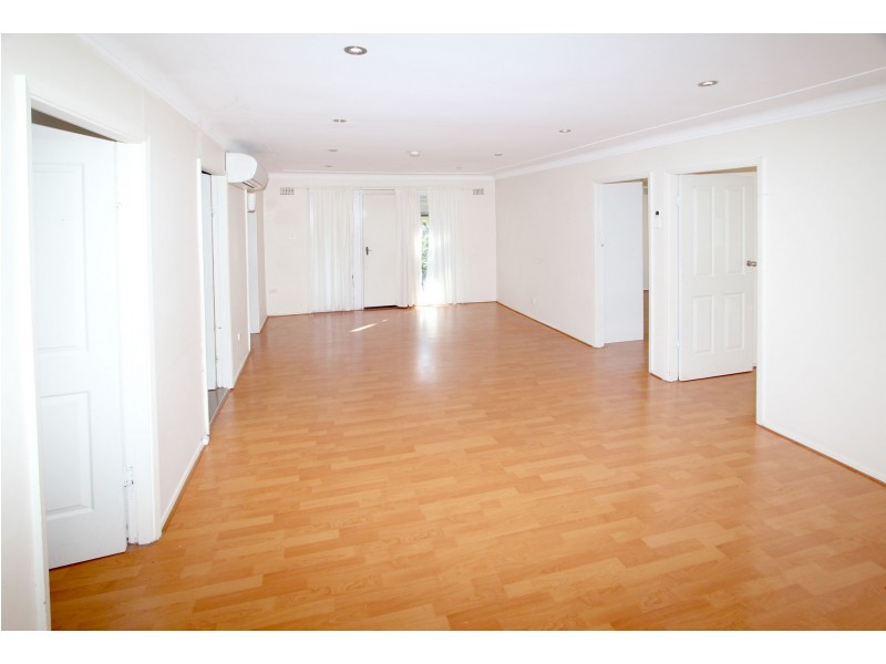 18 Collins Street, Pendle Hill NSW 2145