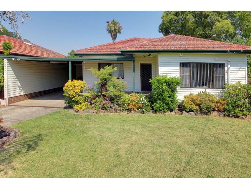 33 Scott Street, Toongabbie NSW 2146