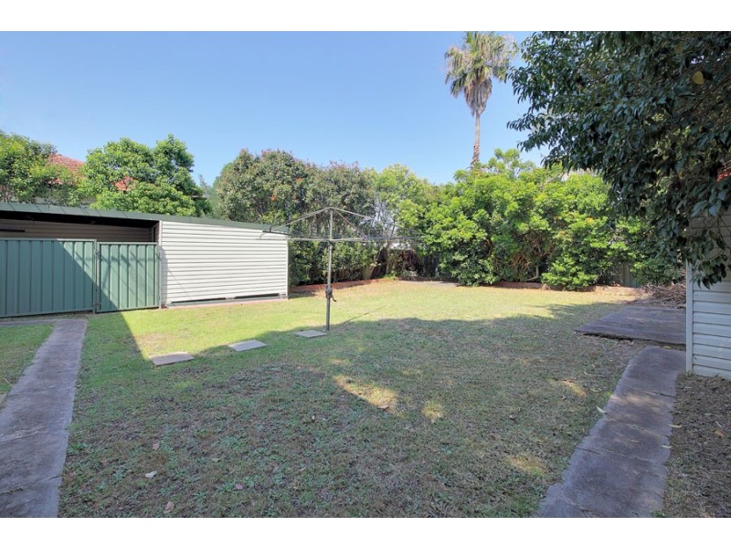33 Scott Street, Toongabbie NSW 2146