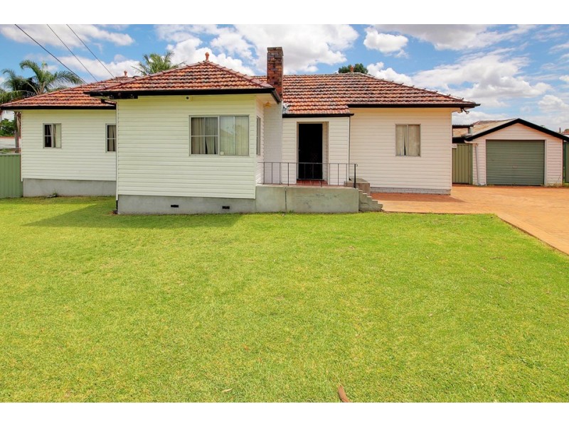 13 Lamb Crescent, Merrylands NSW 2160