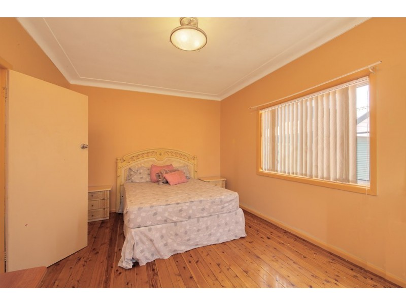 13 Lamb Crescent, Merrylands NSW 2160
