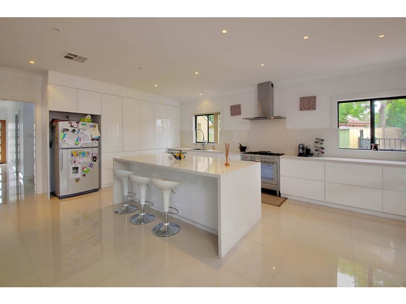 13 Yarra Place, Prestons NSW 2170