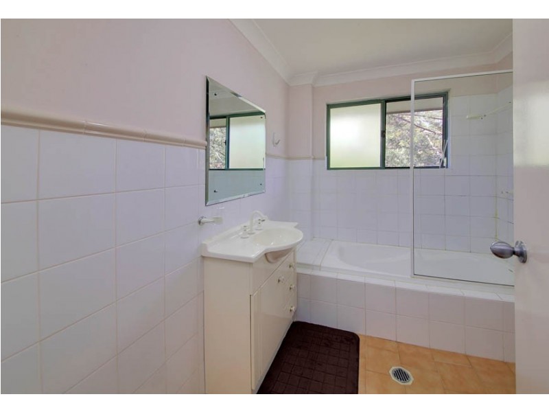 4/ 2-6 Goodall Street, Pendle Hill NSW 2145