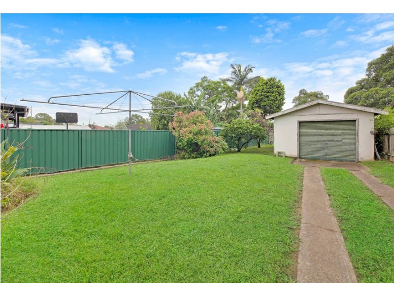 43 Bulli Road, Toongabbie NSW 2146